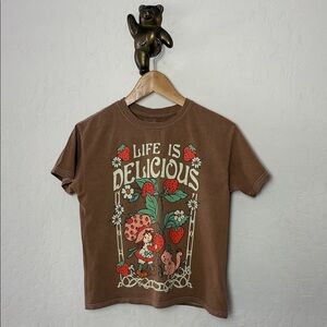 Strawberry Shortcake Brown Graphic Tee women’s size xs